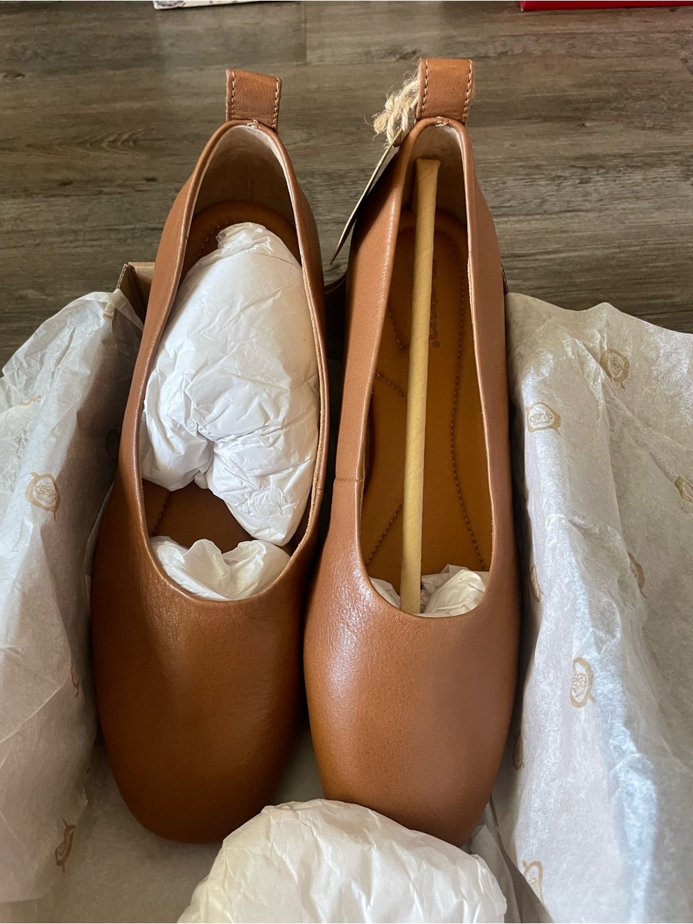 Born Beca Leather Flats Tan Terra Comfort Shoes NIB Size 9